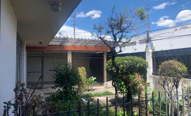 Venta Casa  Rentera sector Jipijapa 3 departamentos