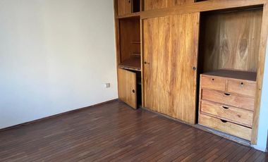 Venta Casa  Rentera sector Jipijapa 3 departamentos