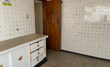 Venta Casa  Rentera sector Jipijapa 3 departamentos