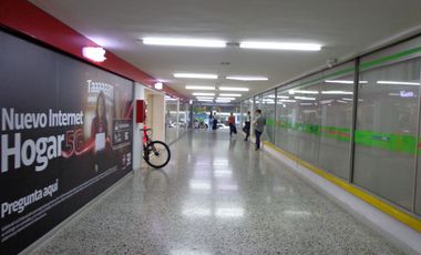 VENTA DE EXPECTACULAR LOCAL COMERCIAL TOTALMENTE REMODELADO