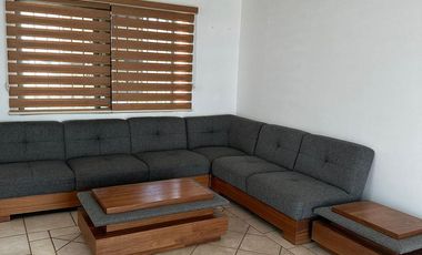RENTA DE CASA AMUEBLADA EN FRACC. QUINTA LAS VILLAS, IRAPUATO, GTO. AMPLIA. JUNTO A PLAZA CIBELES.