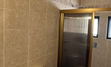RENTA DE CASA AMUEBLADA EN FRACC. QUINTA LAS VILLAS, IRAPUATO, GTO. AMPLIA. JUNTO A PLAZA CIBELES.