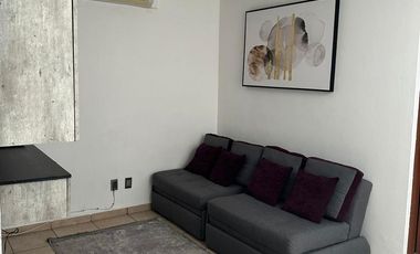 RENTA DE CASA AMUEBLADA EN FRACC. QUINTA LAS VILLAS, IRAPUATO, GTO. AMPLIA. JUNTO A PLAZA CIBELES.