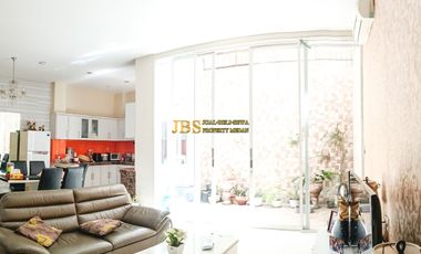 Dijual Villa Komplek Cemara Asri Jalan Azalea