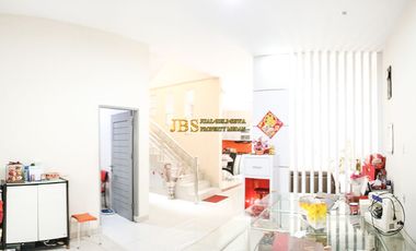 Dijual Villa Komplek Cemara Asri Jalan Azalea