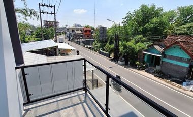 Rumah Full Furnished Elegan Modern di Jl Kapt. Haryadi dekat Sleman City Hall