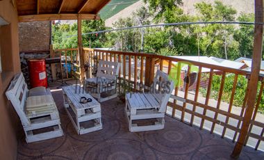 En Paihuano, Valle del Elqui, venta de casa con piscina y quincho. Hermosa vista. $69 millones
