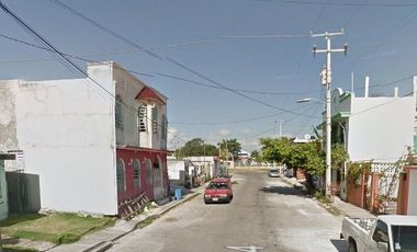 CASA ADJ. CON POSESION INMEDIATA,  CALLE 4  DESARROLLO HABIT. EN LA AV. UNIVERSIDAD, ANTES AV. TAMPICO(FOVISSSTE 6TA ETAPA), CHETUMAL. QUINTANA ROO