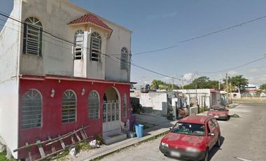 CASA ADJ. CON POSESION INMEDIATA,  CALLE 4  DESARROLLO HABIT. EN LA AV. UNIVERSIDAD, ANTES AV. TAMPICO(FOVISSSTE 6TA ETAPA), CHETUMAL. QUINTANA ROO