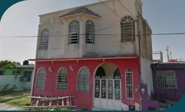 CASA ADJ. CON POSESION INMEDIATA,  CALLE 4  DESARROLLO HABIT. EN LA AV. UNIVERSIDAD, ANTES AV. TAMPICO(FOVISSSTE 6TA ETAPA), CHETUMAL. QUINTANA ROO