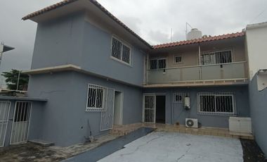 Casa con recámara en planta baja y amplio terreno en Col. Ruíz Cortines. Cerca de Av. Miguel Alemán y el Coyol