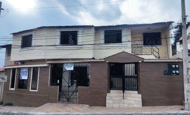Venta Casa Rentera 3 departamentos La Alborada Guayaquil