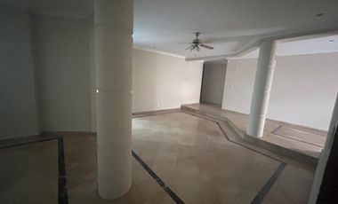 Garzota, Renta de Casa Separada en 2 Departamentos