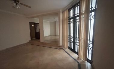 Garzota, Renta de Casa Separada en 2 Departamentos