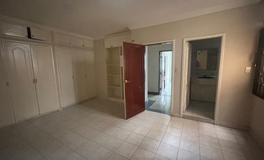 Garzota, Renta de Casa Separada en 2 Departamentos