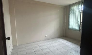 Garzota, Renta de Casa Separada en 2 Departamentos