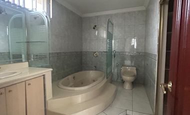 Garzota, Renta de Casa Separada en 2 Departamentos