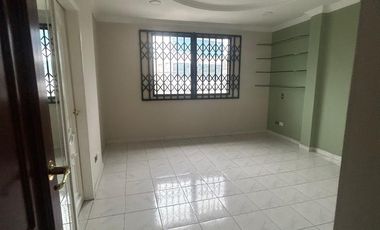 Garzota, Renta de Casa Separada en 2 Departamentos