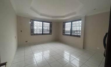 Garzota, Renta de Casa Separada en 2 Departamentos