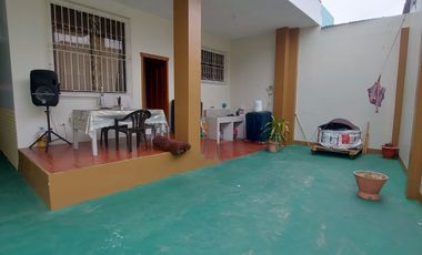 De Venta Excelente Propiedad Residencial Comercial apta para Alquileres en Airbnb tiene 3 deptos, 7 dormitorios c/u con baño, Garaje para 5 vehículos