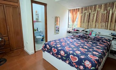 De Venta Excelente Propiedad Residencial Comercial apta para Alquileres en Airbnb tiene 3 deptos, 7 dormitorios c/u con baño, Garaje para 5 vehículos