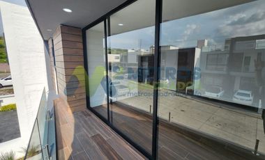 CASA en VENTA en FRACC. PASEO del PARQUE en TRES MARIAS