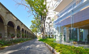 Central Park Gdl Amueblado Piso Alto English Spoken