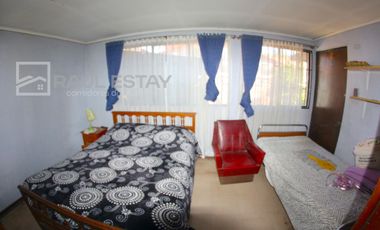 Vendemos casa en esquina de 5 dormitorios con 2 baños en Avenida Principal