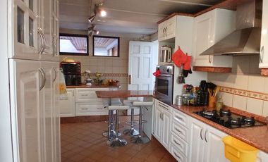 CASA EN VITACURA A PASOS LUIS PASTEUR