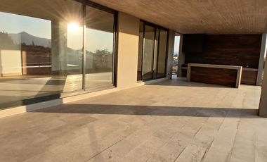 ESPECTACULAR CASA NUEVA EN CONDOMINIO POLO DE MANQUEHUE CHICUREO