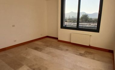 ESPECTACULAR CASA NUEVA EN CONDOMINIO POLO DE MANQUEHUE CHICUREO