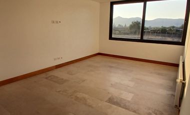 ESPECTACULAR CASA NUEVA EN CONDOMINIO POLO DE MANQUEHUE CHICUREO