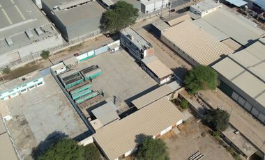 VENDO LOCAL COMERCIAL EN ZONA INDUSTRIAL AL COSTADO DEL REAL PLAZA