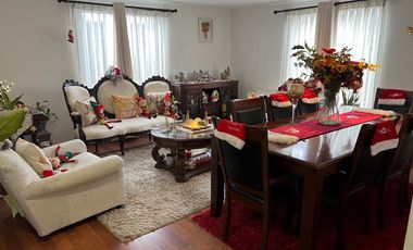 CASA EN VENTA | 4 DORMITORIOS - 3 BAÑOS - 4 ESTACIONAMIENTOS | FALDEOS DE CURAUMA - AV. LAS TABLAS / PARIS