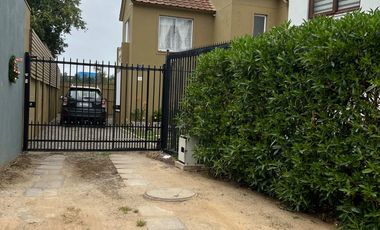 CASA EN VENTA | 4 DORMITORIOS - 3 BAÑOS - 4 ESTACIONAMIENTOS | FALDEOS DE CURAUMA - AV. LAS TABLAS / PARIS