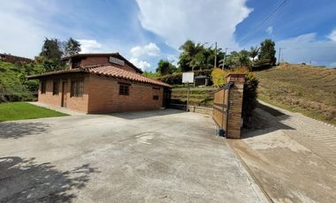 SE ARRIENDA CASA FINCA AMOBLADA EN MARINILLA