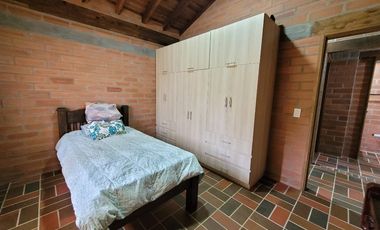 SE ARRIENDA CASA FINCA AMOBLADA EN MARINILLA
