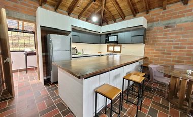 SE ARRIENDA CASA FINCA AMOBLADA EN MARINILLA