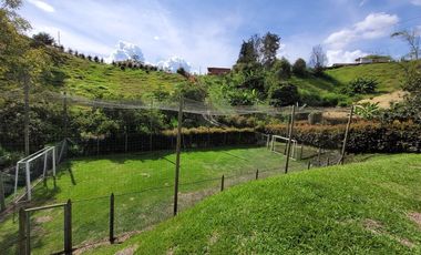 SE ARRIENDA CASA FINCA AMOBLADA EN MARINILLA
