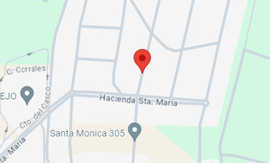 Casa en condominio con salida a la Celaya-Dolores, a la altura del centro de convenciones.