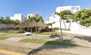 EXCELENTE Y HERMOSA CASA EN UNA DE LAS MEJORES ZONAS DE ACAPULCO GUERRERO!!