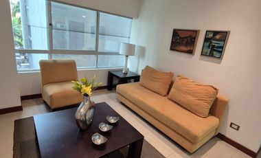 Departamento Amoblado en Venta en Torres del Sol, 1 Habitación, 1 Baño, Garaje, Piscina Gimnasio, Seguridad.
