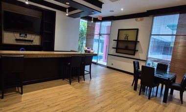 Departamento Amoblado en Venta en Torres del Sol, 1 Habitación, 1 Baño, Garaje, Piscina Gimnasio, Seguridad.