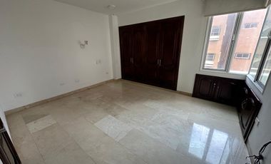 Apartamento de 4 habitaciónes cada una con baño en El Golf