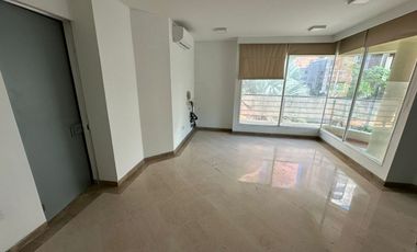 Apartamento de 4 habitaciónes cada una con baño en El Golf