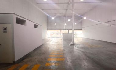 SE VENDE LOCAL COMERCIAL EN AV. TOMAS MARZONA CDRA 33. LOCAL GRANDE DE 442 M2