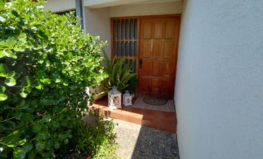 ¡Oportunidad única! Se vende comoda casa en Condominio Quinto Centenario.