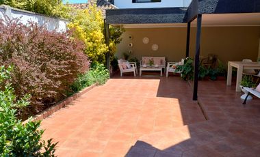 ¡Oportunidad única! Se vende comoda casa en Condominio Quinto Centenario.