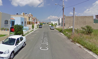 Casa Oportunidad 3 recamaras en Jardines del Vergel.