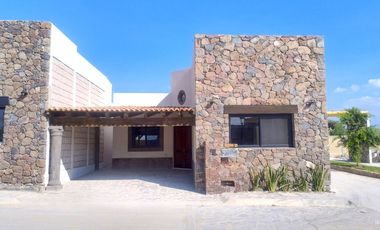 Casa de 1 planta, 3 recámaras, Lote 300 m2, Magnolia Residencial, San Miguel de Allende
